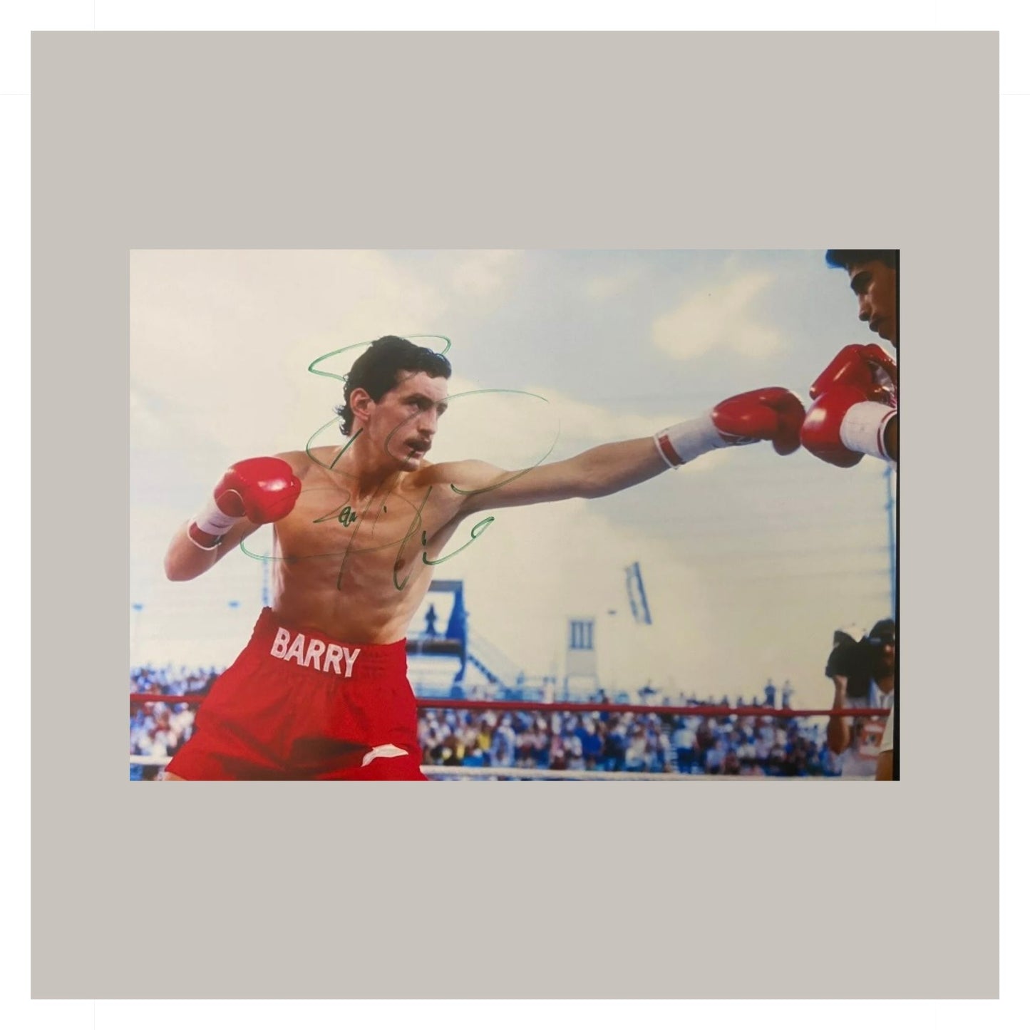 BARRY MCGUIGAN HAND SIGNED A4 PHOTO