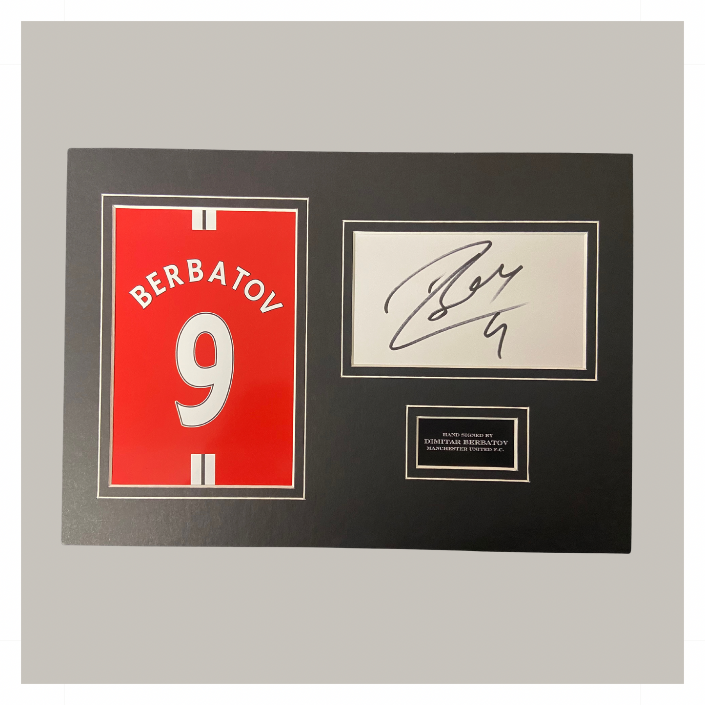 HAND SIGNED DIMITAR BERBATOV A4 MOUNTED DISPLAY