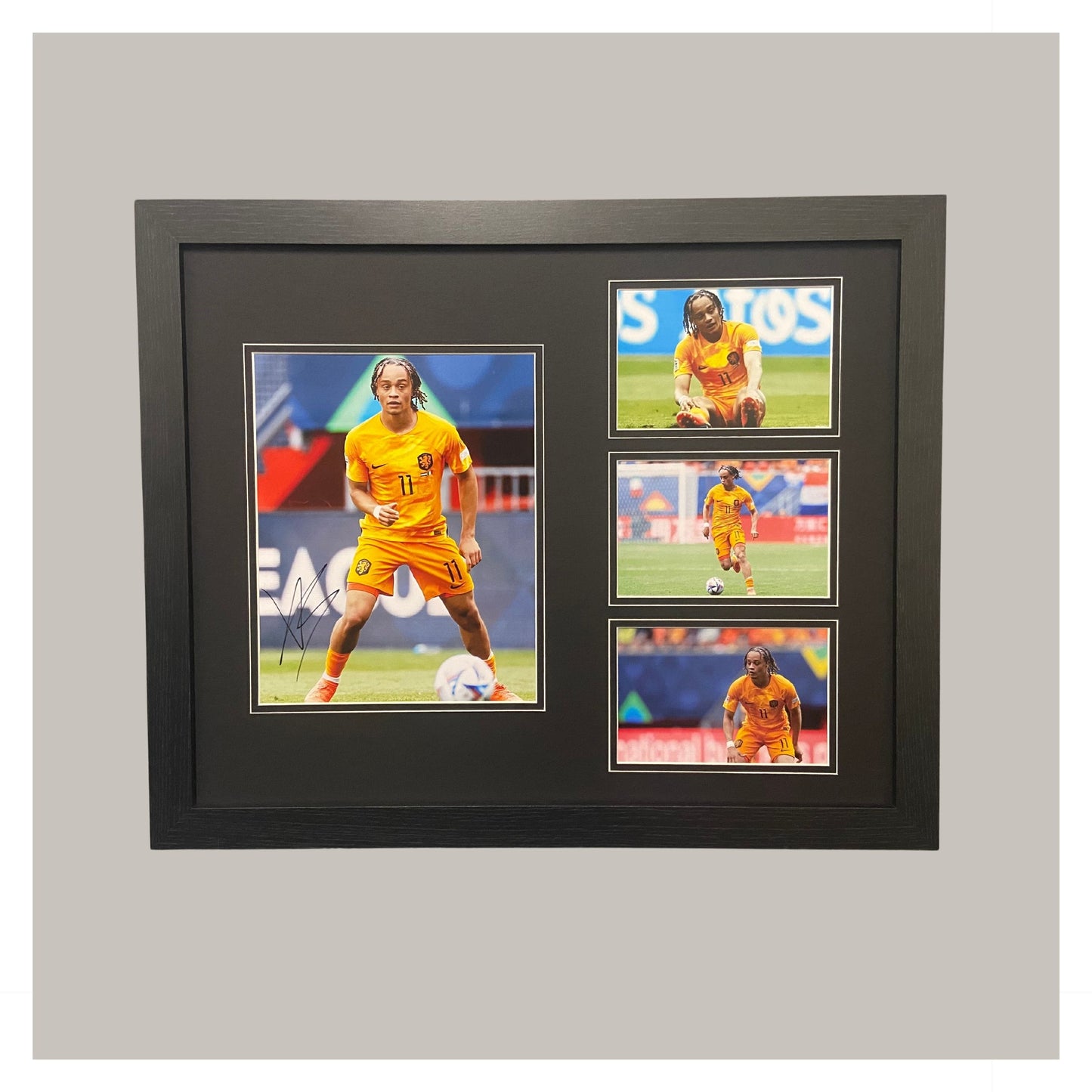 XAVI SIMONS NETHERLANDS MOUNTED DISPLAY