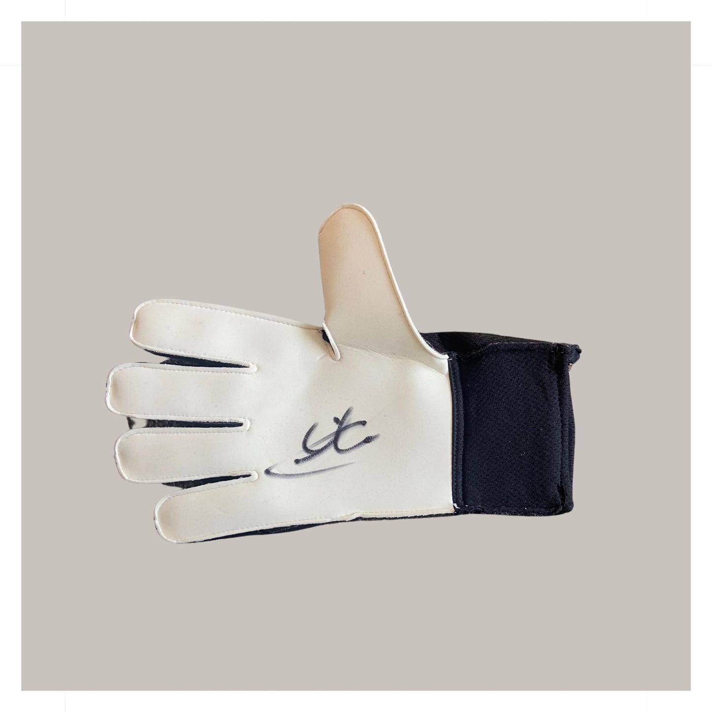 HAND SIGNED IKER CASILLAS GLOVE