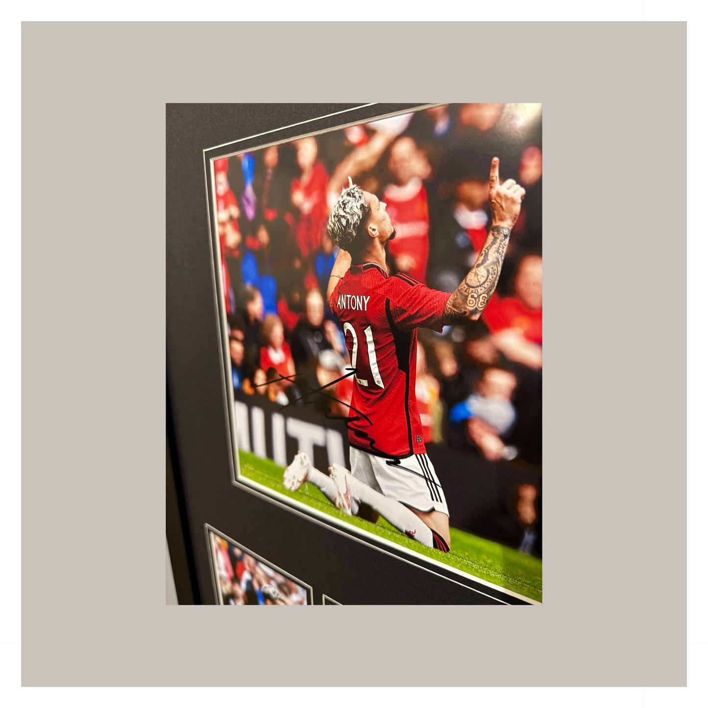 ANTONY SIGNED 10x8 MOUNTED DISPLAY