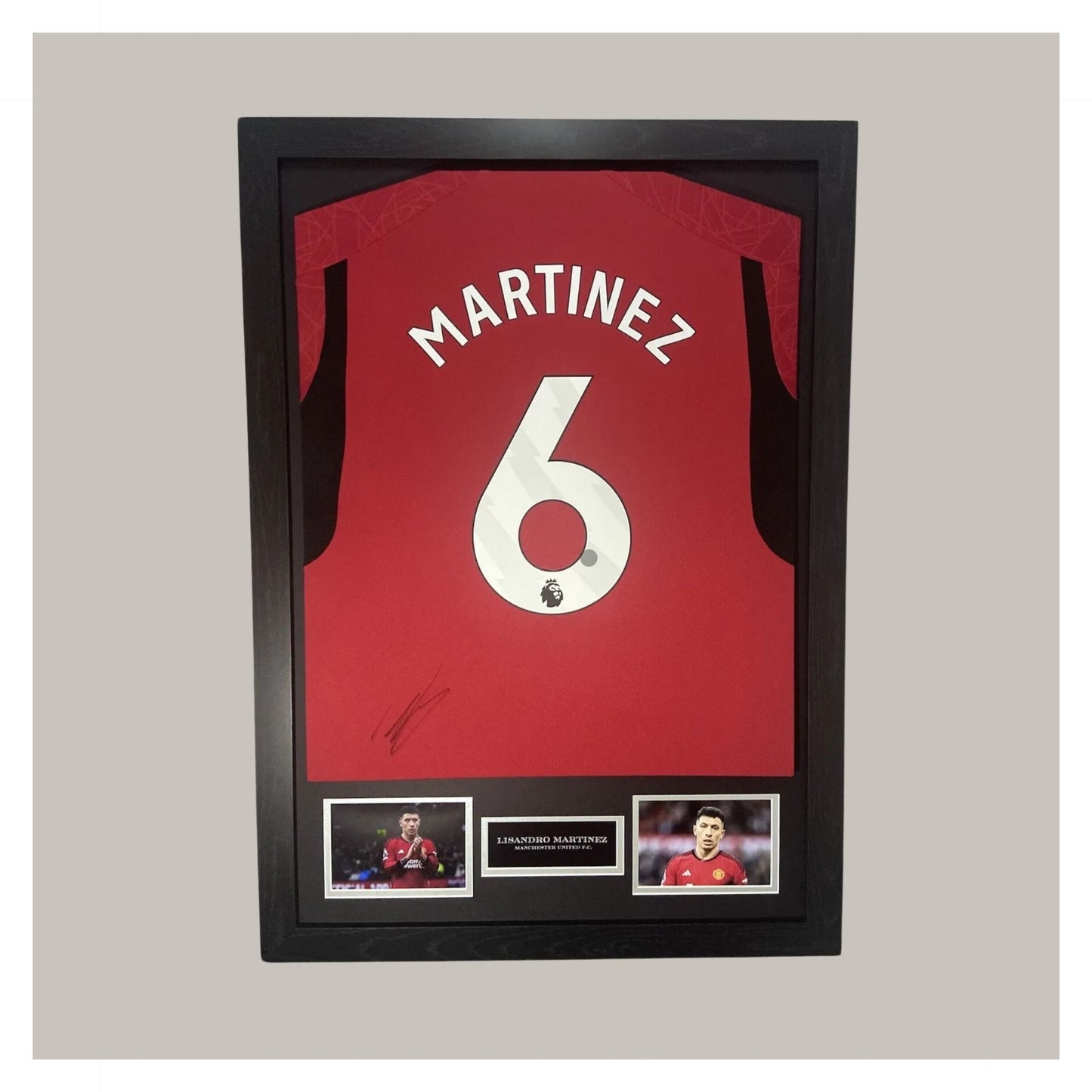 LISANDRO MARTÍNEZ SIGNED AND FRAMED SHIRT