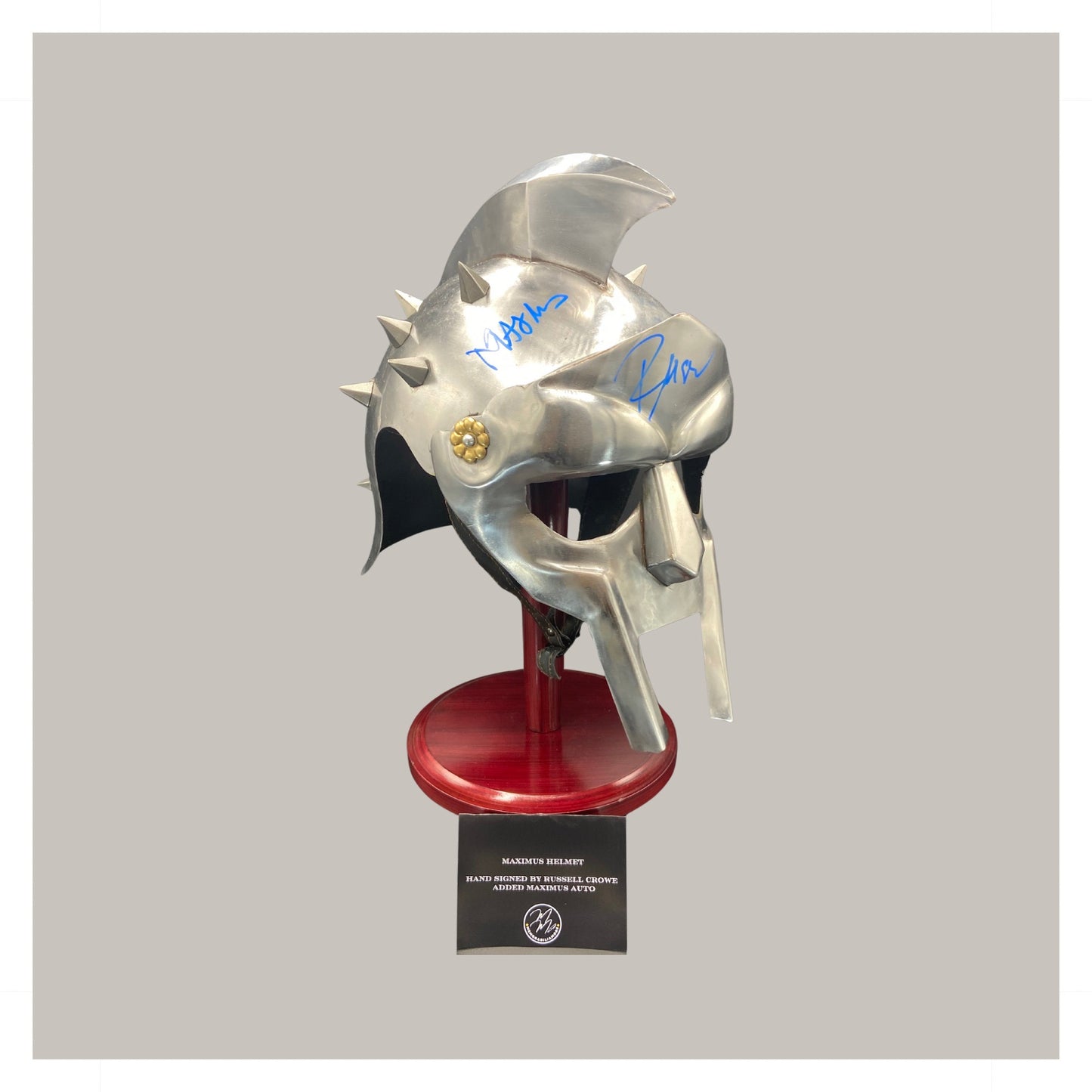 MAXIMUS GLADIATORS HELMET HANDSIGNED BY RUSSELL CROWE WITH RARE MAXIMUS AUTO