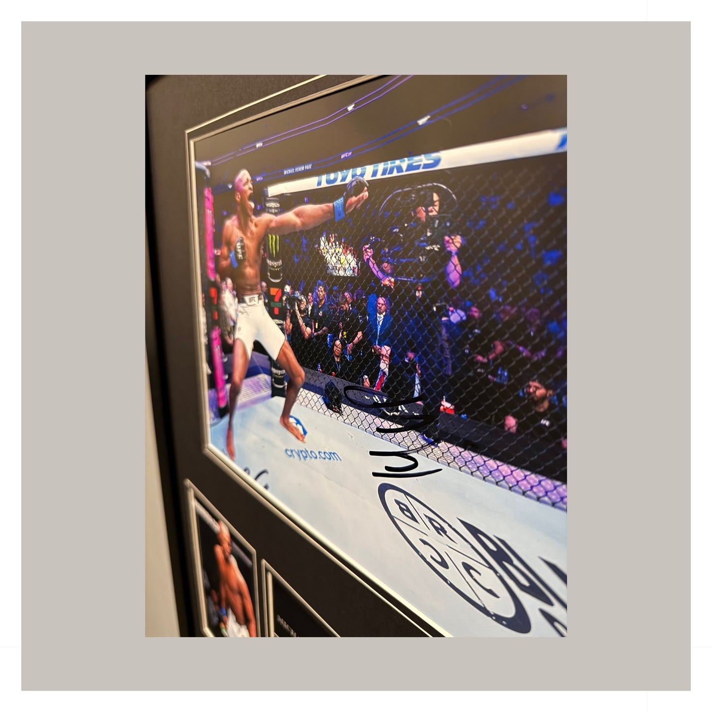 MICHAEL VENOM PAGE (MVP) SIGNED 10X8 PHOTO MOUNTED DISPLAY