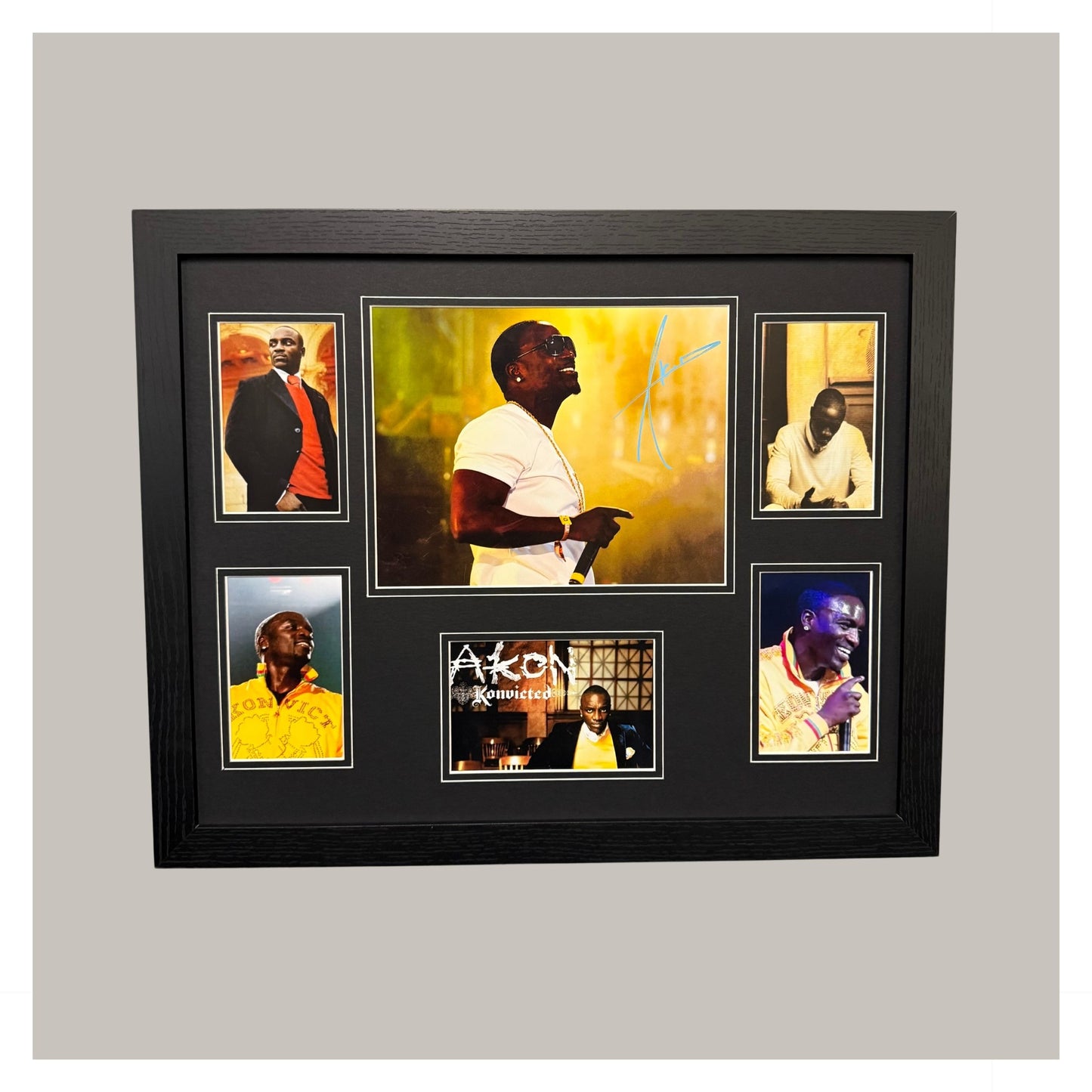 AKON SIGNED PHOTO MOUNTED DISPLAY