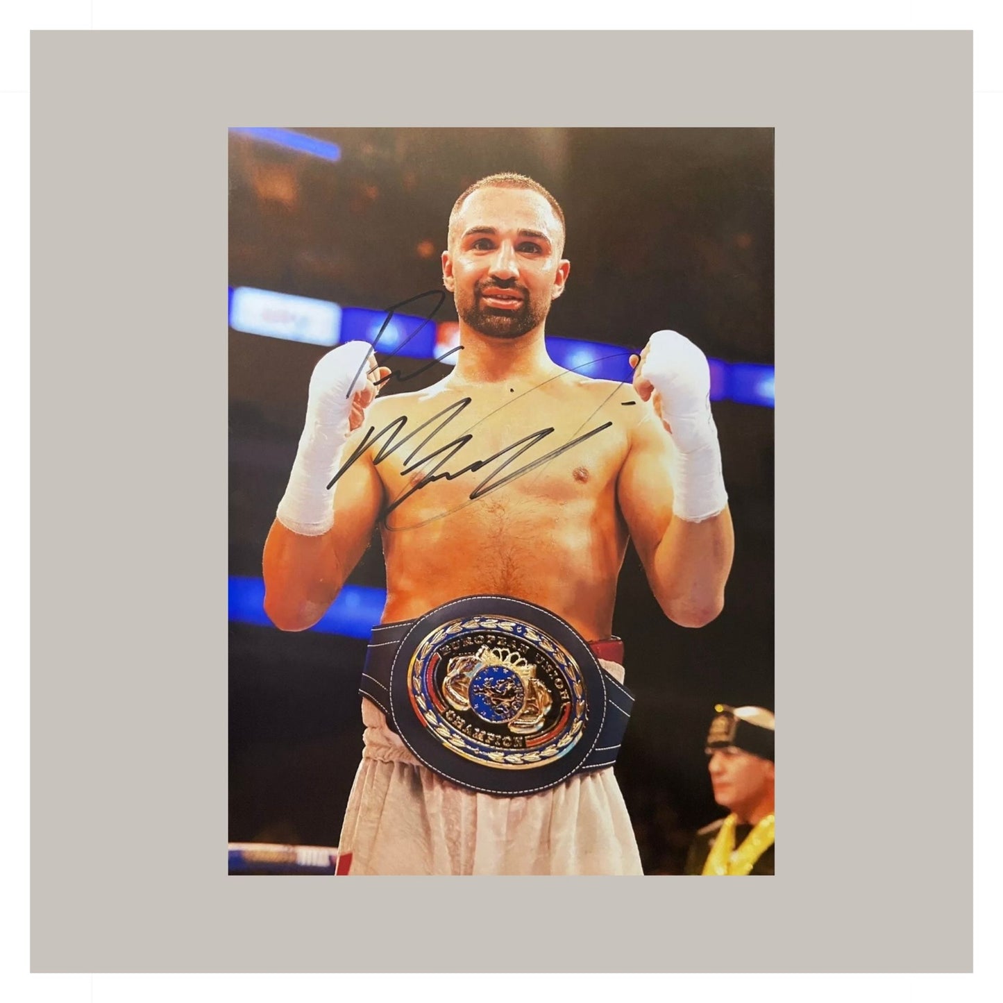 PAULIE MALIGNAGGI HAND SIGNED A4 PHOTO