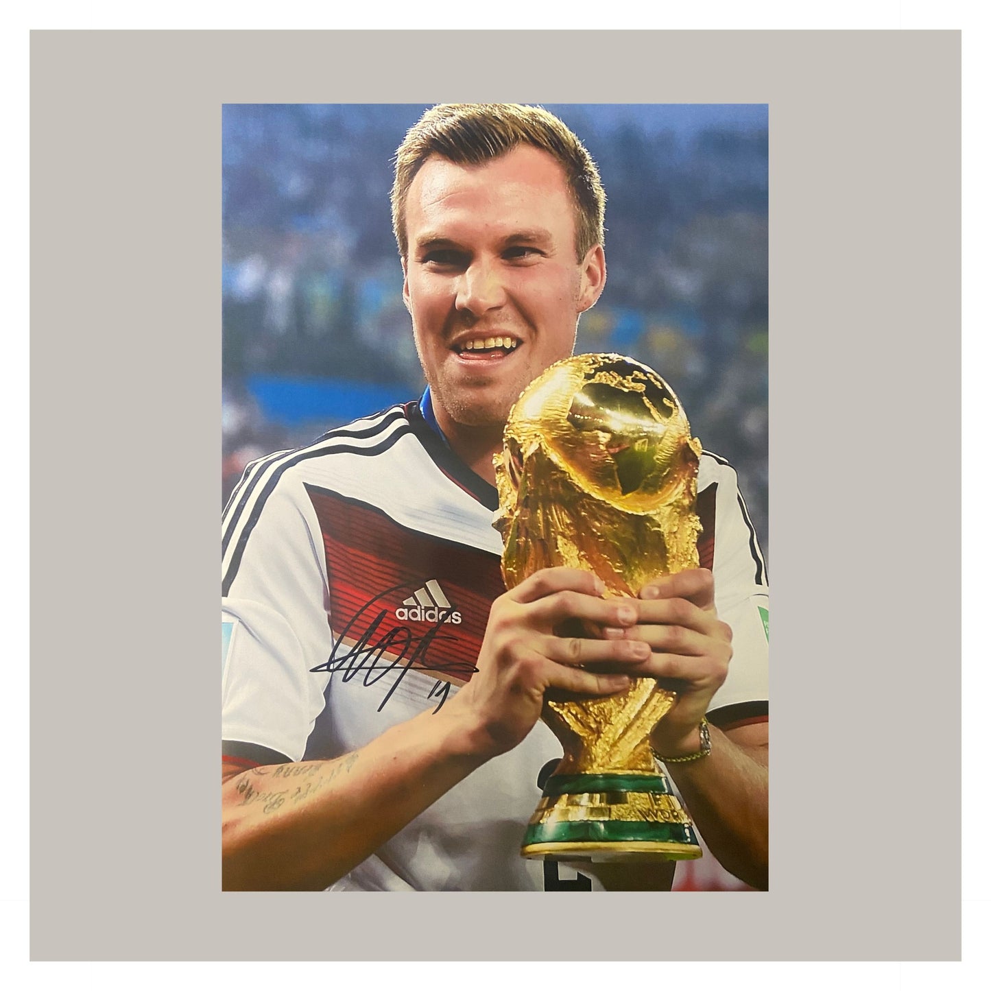 KEVIN GROSSKREUTZ A4 PHOTO