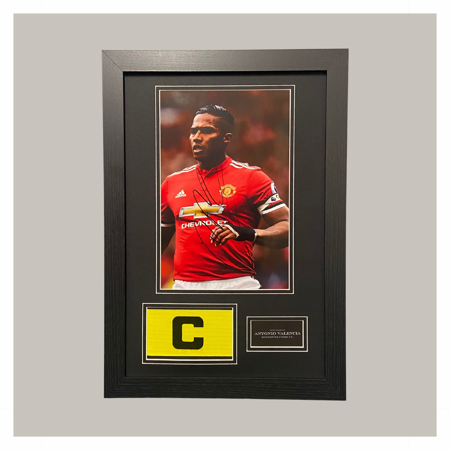 ANTONIO VALENCIA SIGNED A4 PHOTO CAPTAINS ARMBAND DISPLAY