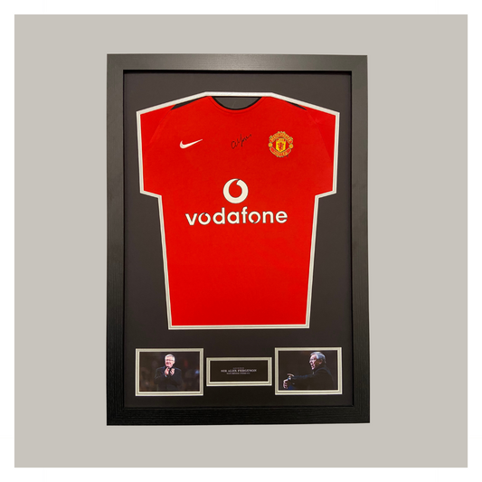 HAND SIGNED SIR ALEX FERGUSON FRAMED SHIRT DISPLAY
